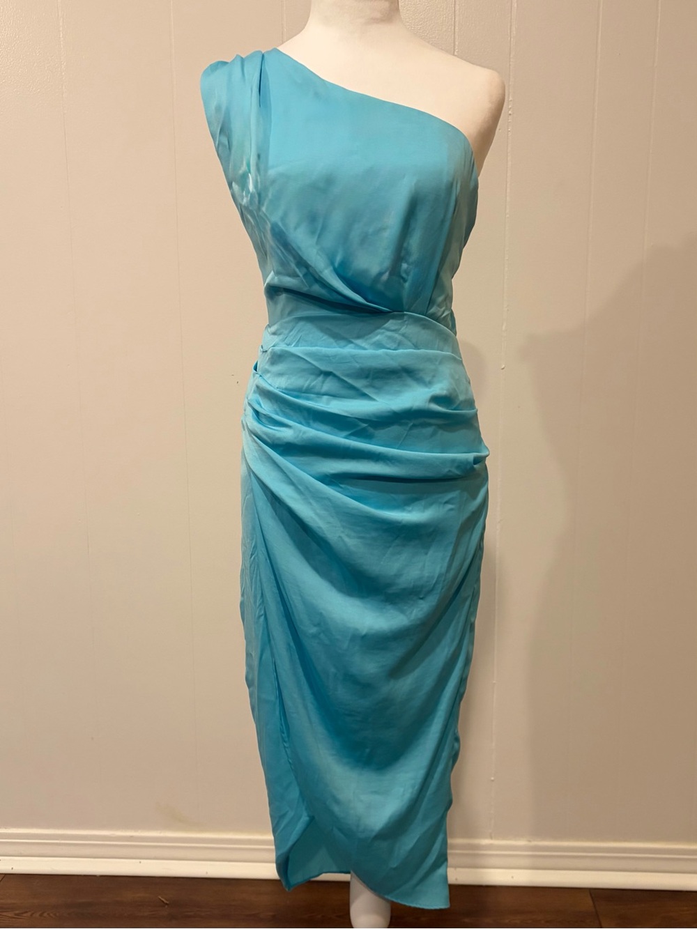 NWT DO + BE Turquoise One Shoulder Satin Mididress Size Medium